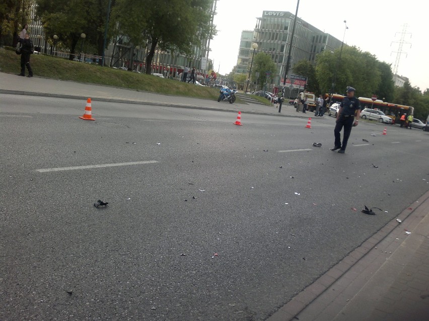 Na ulicy Wołoskiej motocyklista potrącił pieszego (ZDJĘCIA)