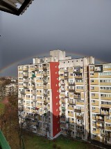 Tęcza nad miastem widziana oczami naszych czytelników. Zobacz zdjęcia 