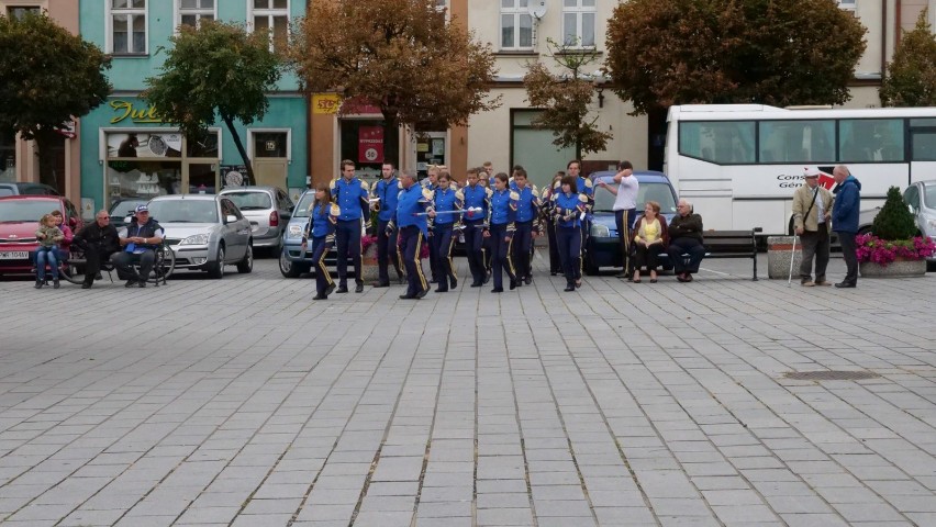 Orkiestry dęte na rynku we Wrześni