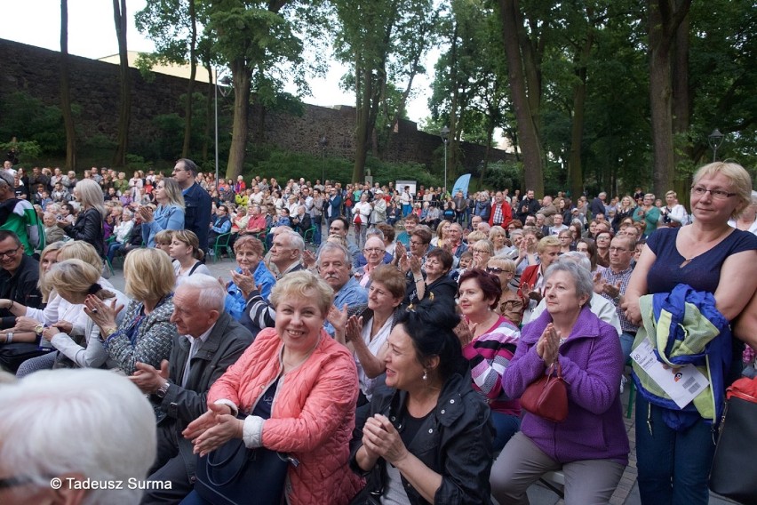Tłumy stargardzian bawiły się w nowo otwartym Teatrze Letnim na koncercie z okazji 20-lecia Art Cafe