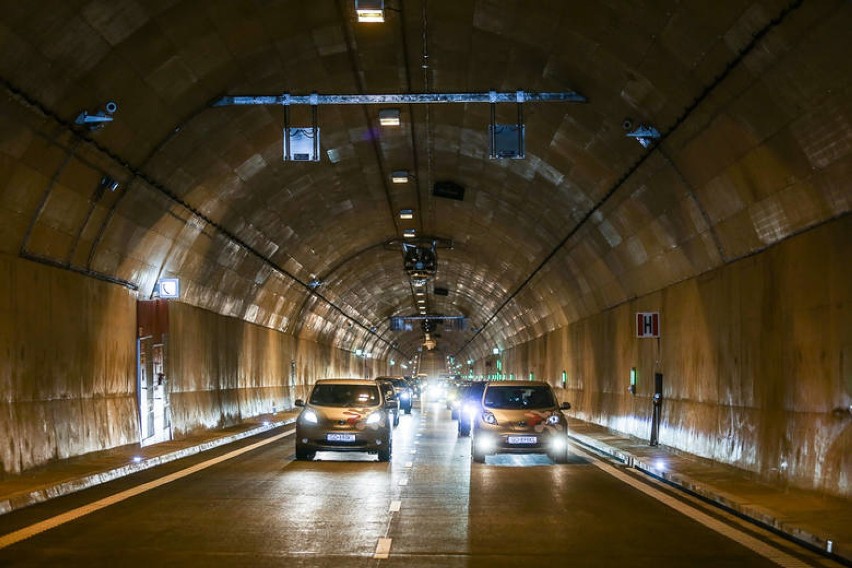 Pierwsze w historii mycie... tunelu w Gdańsku
