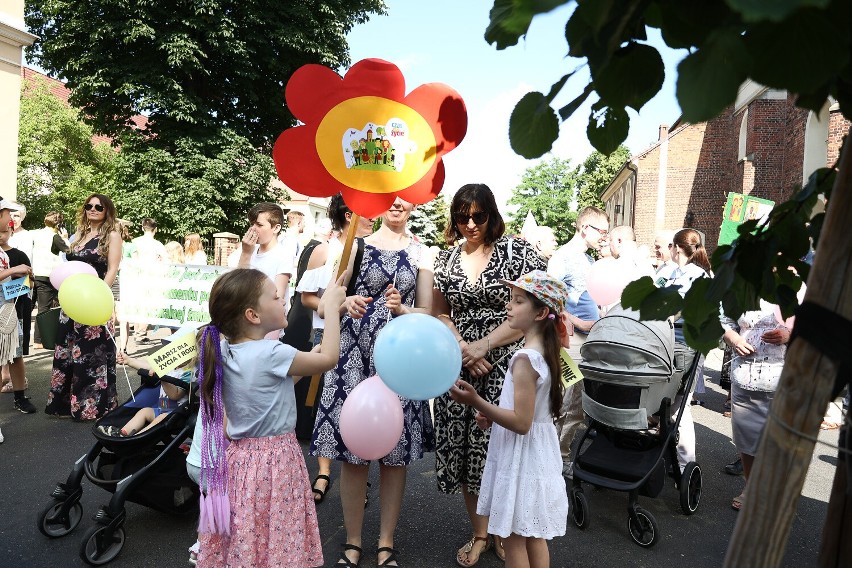 Marsz dla życia i rodziny w Lesznie 2023 przeszedł ulicami miasta