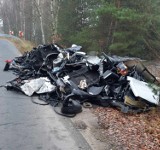 Nie do wiary! Góry samochodowych śmieci przy drogach i garażach w Polkowicach