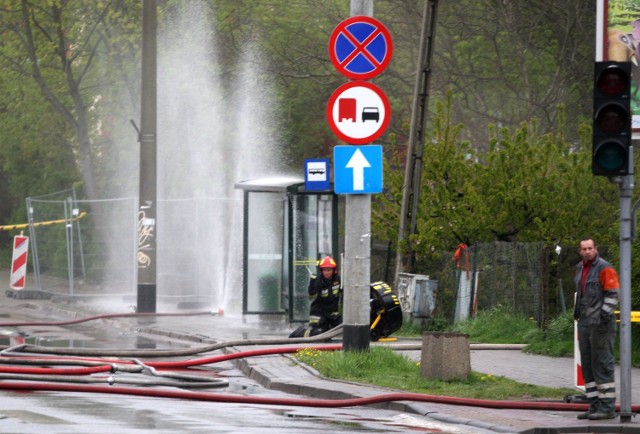 Awaria w Gdyni zablokowała na kilka godzin ruch aut.