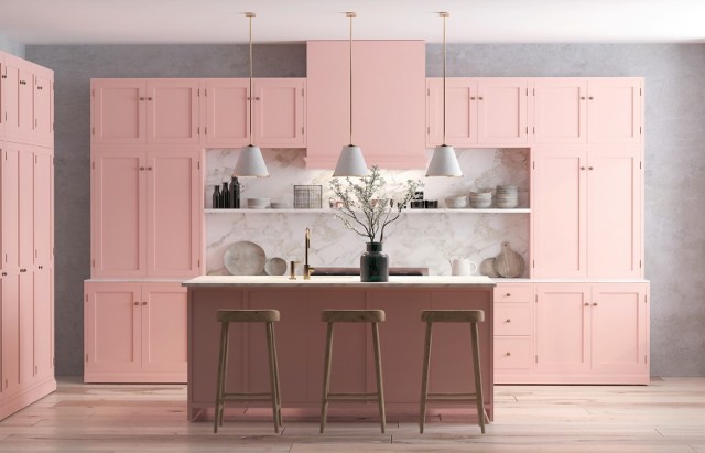 W 2023 roku w modnych projektach kuchni często pojawia się kolor różowy. Zajrzyj do naszej galerii i zainspiruj się wyjątkowymi aranżacjami mebli kuchennych z różowymi frontami. Zobacz kolejne slajdy, przesuwając zdjęcia w prawo, naciśnij strzałkę lub przycisk NASTĘPNE
