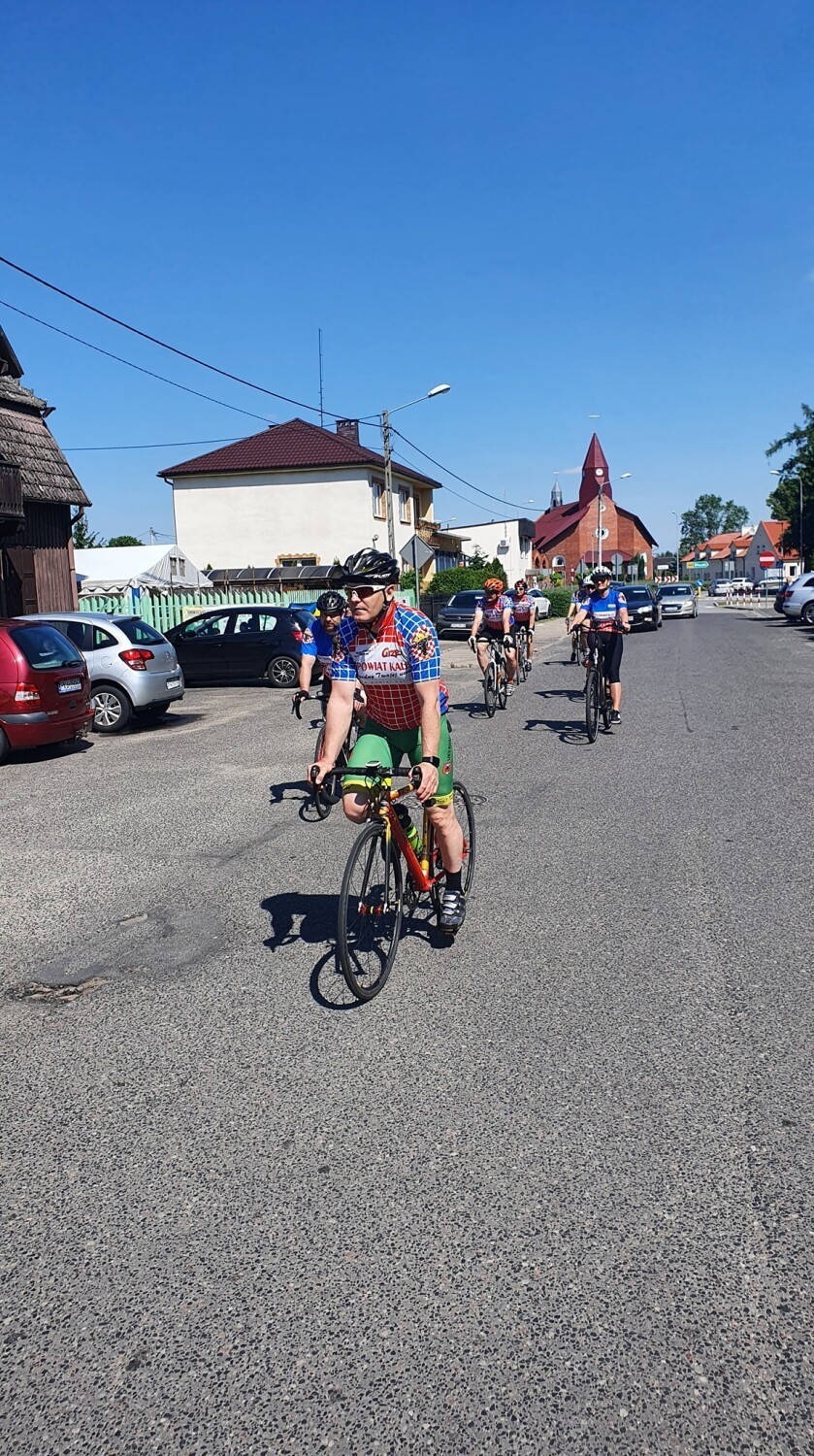 Samorządowcy wyruszyli na rowerach z Kalisza na Jasną Górę. ZDJĘCIA