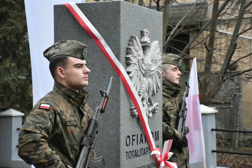 Obelisk "Ofiarom totalitaryzmu" odsłonięty w Malborku. To pierwsze takie upamiętnienie na Pomorzu. Zastąpiło Pomnik Armii Czerwonej