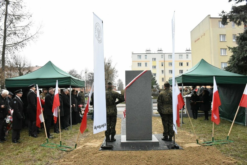 Obelisk "Ofiarom totalitaryzmu" odsłonięty w Malborku. To pierwsze takie upamiętnienie na Pomorzu. Zastąpiło Pomnik Armii Czerwonej