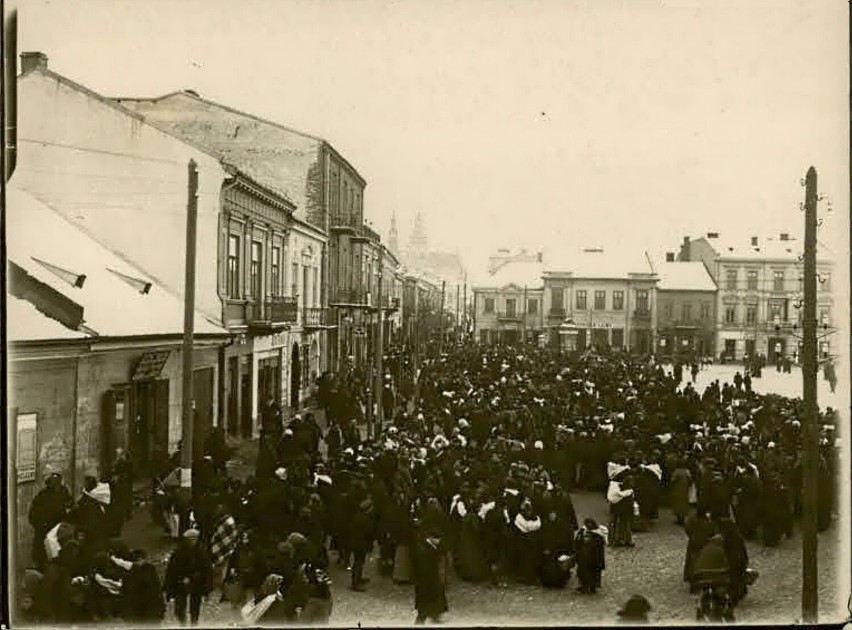 3 kwietnia 1916, Rynek w Kielcach.