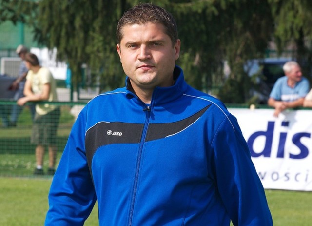 Pod kierunkiem trenera Krzysztofa Kapuścińskiego w minionym roku Błękitni awansowali do II ligi.