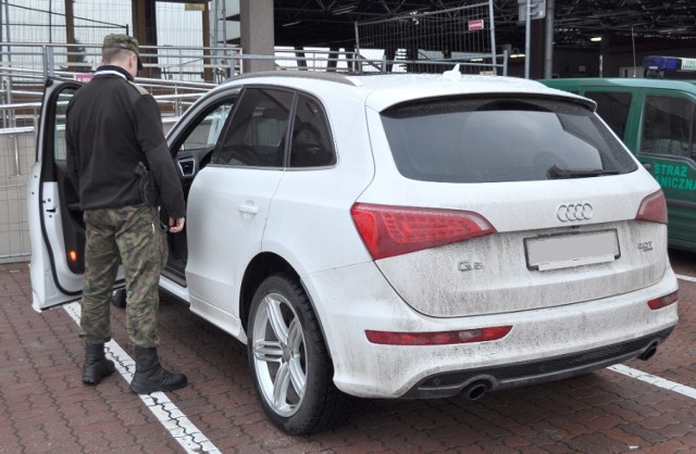 Funkcjonariusze Nadbużańskiego Oddziału Straży Granicznej udaremnili wywóz z Polski kolejnego samochodu pochodzącego z przestępstwa