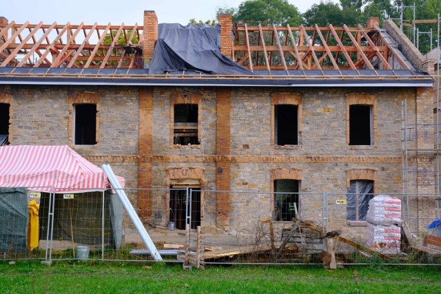 Renowacja kamienicy na ulicy Osadowej w Ostrowcu.