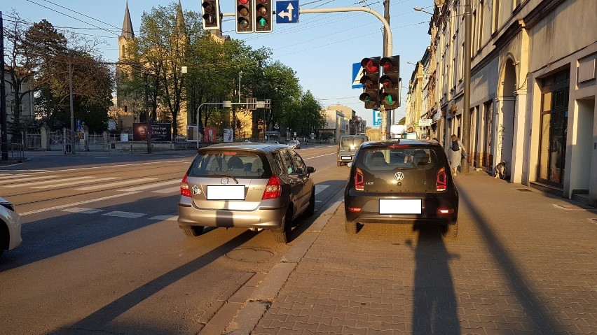 "Mistrzów" parkowania w Katowicach nie brakuje.

Zobacz...