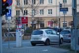Podwyżki opłat w strefie parkowania w Poznaniu dopiero od 1 czerwca. Miały wejść 1 kwietnia. Radni przesunęli termin z powodu koronawirusa