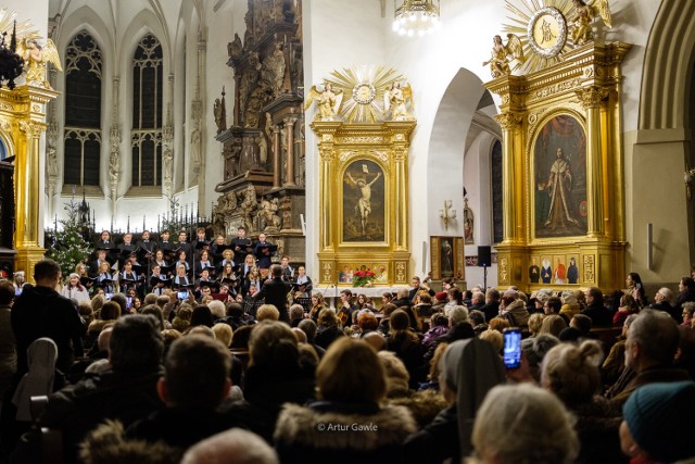 Koncert kolęd i pastorałek w tarnowskiej katedrze zgromadził tłumy mieszkańców