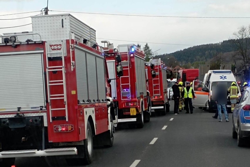 W Juszczynie, w ciągu DK 28, samochód ciężarowy zderzył się...