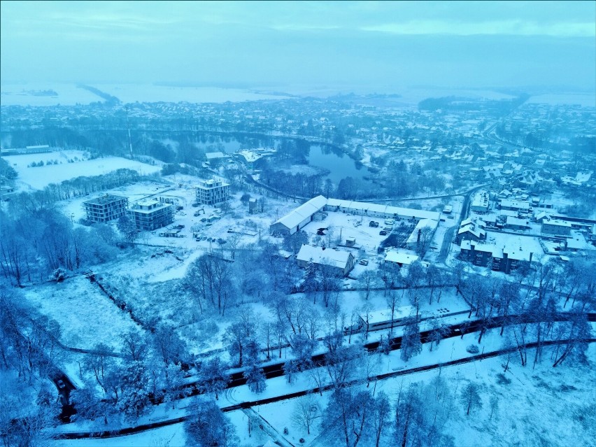 Polataliśmy dzisiaj dronem nad Złotowem. Zobaczcie zimowe zdjęcia miasta