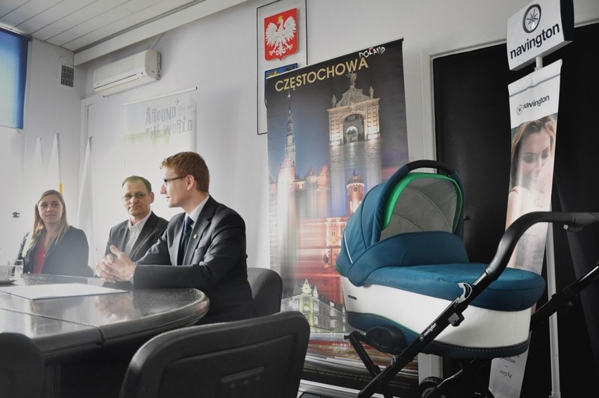 Firma Deltim z Częstochowy obdaruje wszystkie dzieci z programu inviro profesjonalnymi wózkami