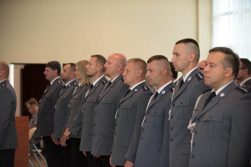  Gratulacje, awanse i odznaczenia dla policjantów z okazji ich święta (LISTA NAGRODZONYCH) 