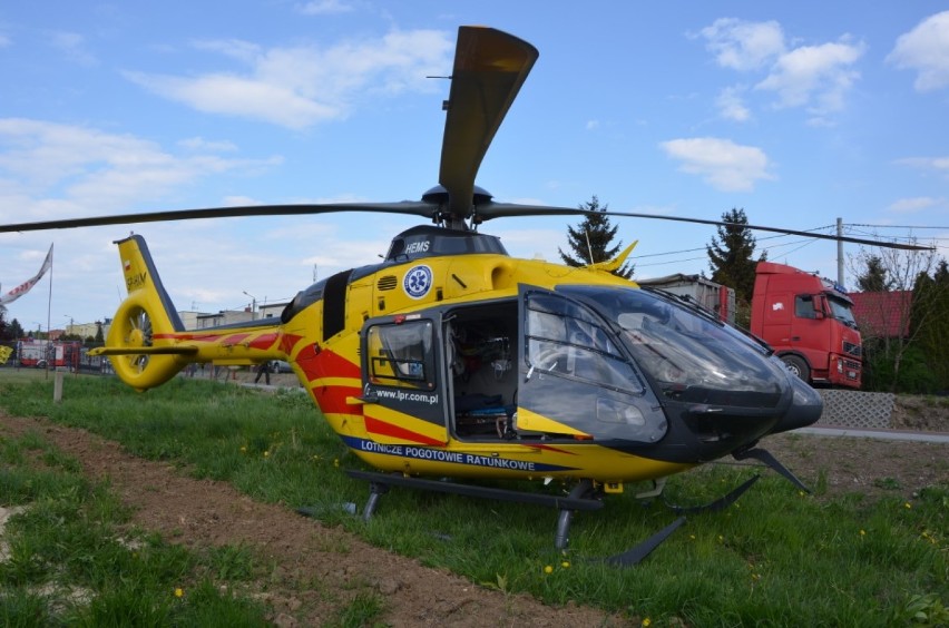 Helikopter Lotniczego Pogotowia Ratunkowego wylądował przy ulicy Tczewskiej. Nie udało się uratować kobiety.