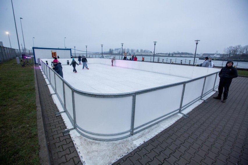 We wtorek 8 stycznia otwarto bezpłatne lodowisko w Nowym Porcie