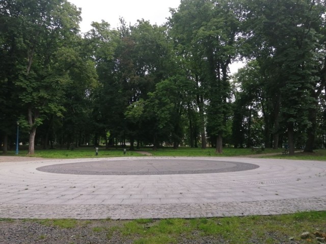 Kolorowe fontanny w Parku Miejskim w Sandomierzu w tym sezonie nie zostaną uruchomione.