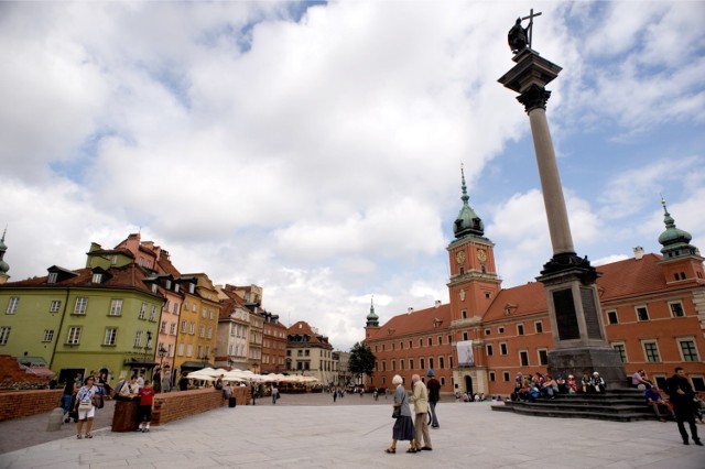Coraz więcej cudzoziemców w Warszawie. Polska przyciąga głównie Niemców