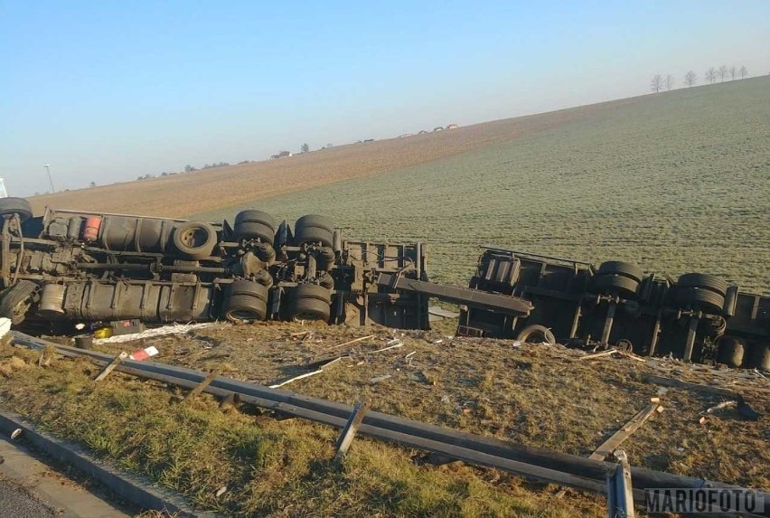 Do wypadku doszło na 256. kilometrze autostrady w powiecie...