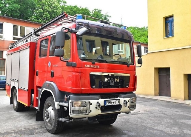 Używany MAN kosztował 350 tysięcy złotych i umożliwi jednostce prowadzenie sprawnych działań ratowniczych. W kabinie znajduje się miejsce dla 6 strażaków