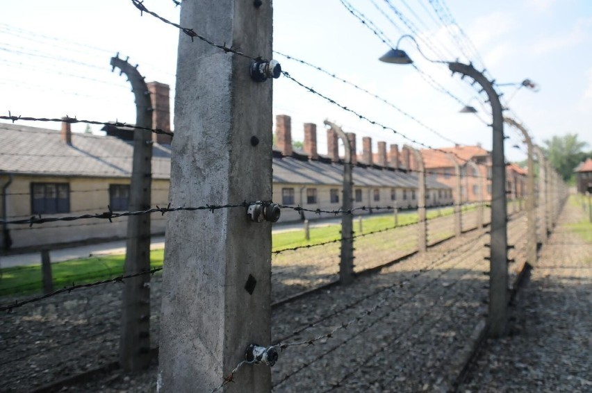 Z Tarnowa do KL Auschwitz w 15 transportach trafiło ok. 1300...