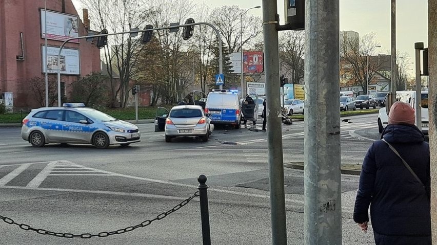 Do zderzenia doszło na skrzyżowaniu ulicy Moniuszki z aleją...