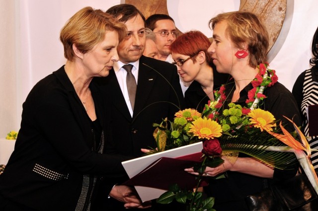 Elżbieta Łaganowska podczas wręczania Nagrody Marszałka Województwa Dolnośląskiego w 2012 roku