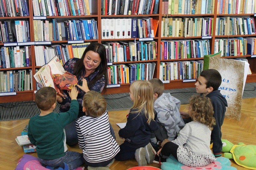 Książkowe inspiracje - warsztaty w międzyzdrojskiej Bibliotece. Relacja