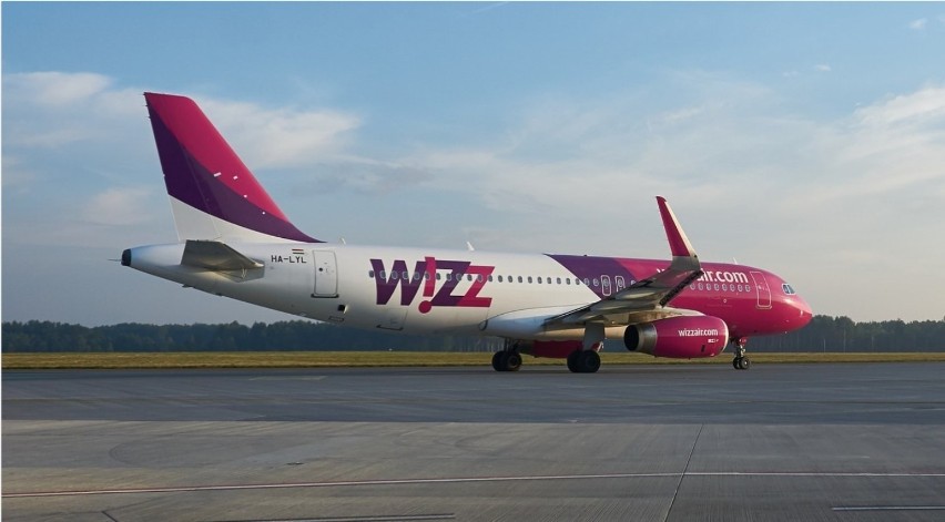 Linie lotnicze WizzAir będą werbować ludzi do pracy w Krakowie. Zapraszają „lokalne talenty marzące o podniebnej karierze”