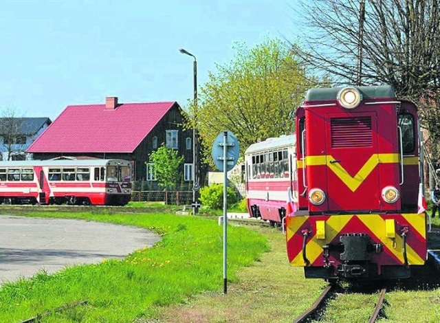 Stegna to największa miejscowość na nadmorskim odcinku żuławskiej wąskotorówki. Z miejscowej  stacji co roku korzysta tysiące turystów.
