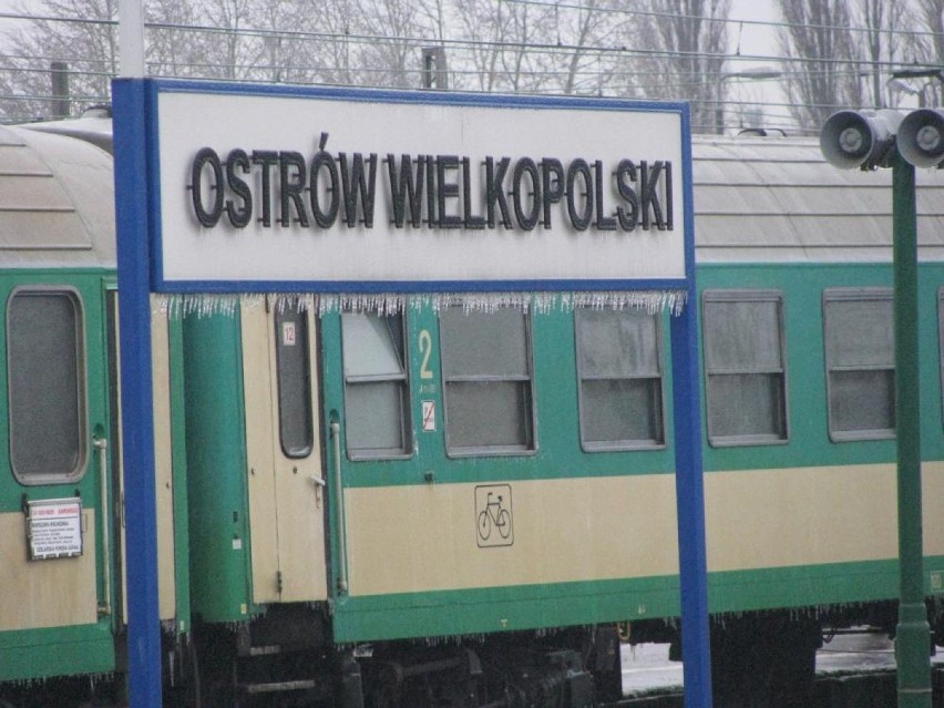 W Ostrowie utkwił pociąg relacji Przemyśl-Szczecin