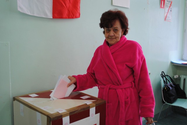 Zofia Cypera pierwszy raz w życiu głosowała w szpitalu
