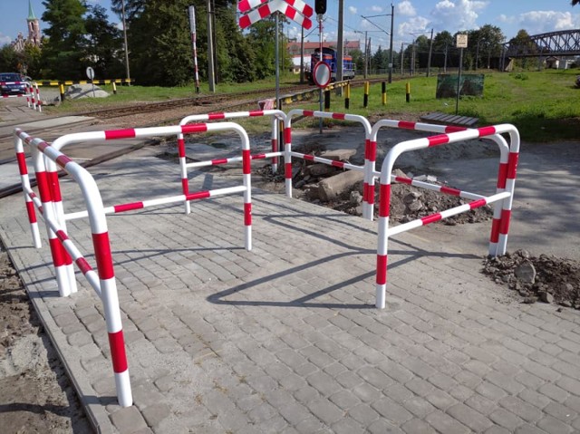 Po latach starań udało się wreszcie wyremontować przejście dla pieszych przez tory kolejowe przy ul. Mickiewicza w Przemyślu.