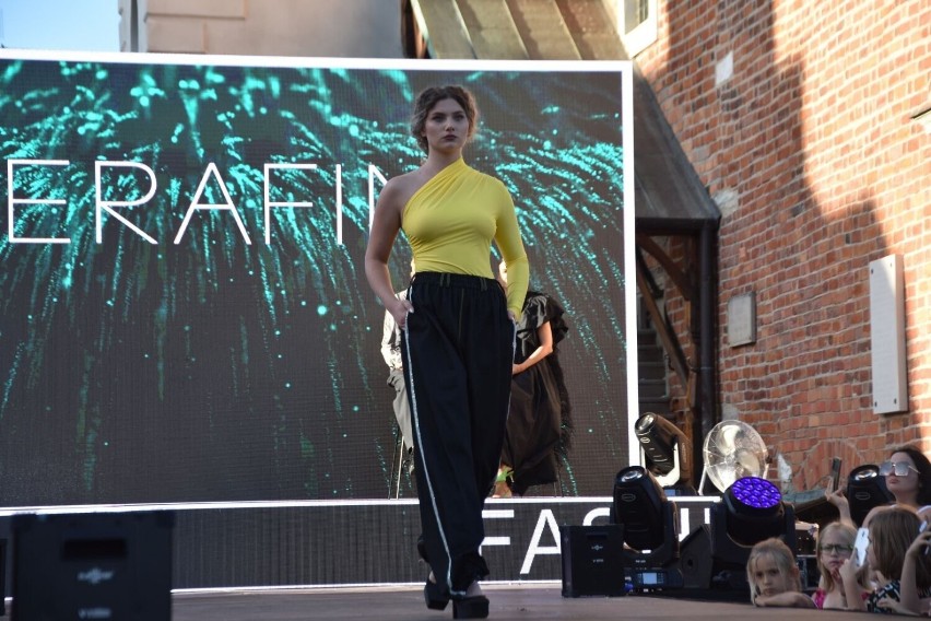 Pokaz mody "Sandomierz Fashion Street" w ramach Nadsańskiego Fashion Week
