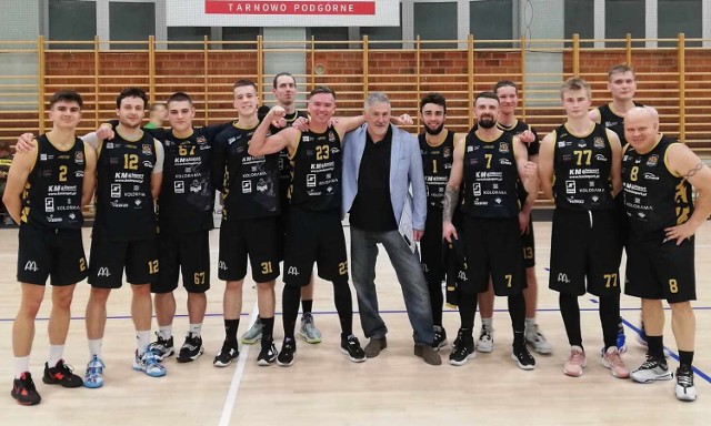 Miniony rok koszykarze Basketu Piła - Powiat Pilski zakończyli cennym zwycięstwem w Tarnowie Podgórnym