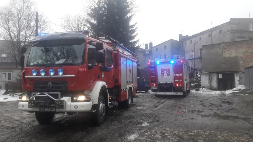 Pożar w jednym z mieszkań w Bierutowie. Interweniowało kilka zastępów!