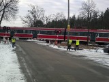 STOP. Zatrzymaj się i żyj. Bezpieczeństwo na przejazdach kolejowych-akcja policji [ZDJĘCIA i WIDEO]