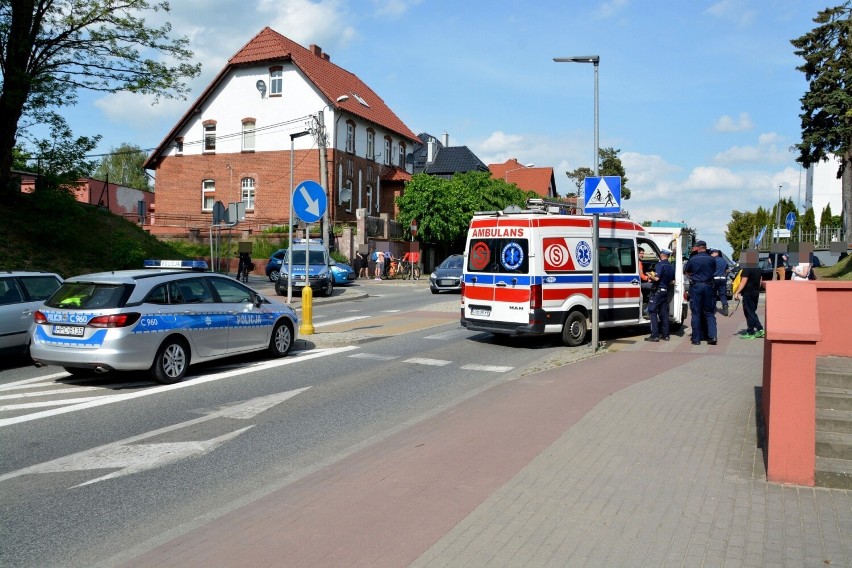 Zderzenie dwóch samochodów osobowych i ciężarowego na...