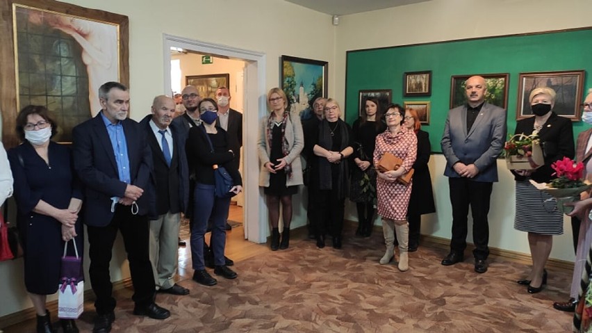 Wystawa malarstwa Pawła Duraja w Dworku Marii Konopnickiej w Bronowie. Do kiedy można oglądać prace artysty? ZDJĘCIA