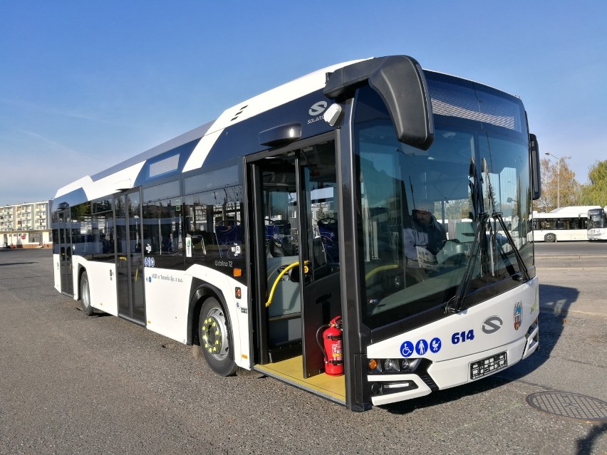 Nowe autobusy MZK w Toruniu. Do Torunia dotarł pierwszy z...