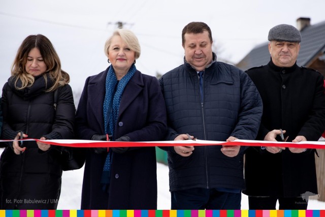 W czwartkowym spotkaniu uczestniczyli też m.in. radny wojewódzki Mikołaj Janowski, dyrektor Wojewódzkiego Biura Geodezji Magdalena Borowska, lokalni samorządowcy i mieszkańcy.