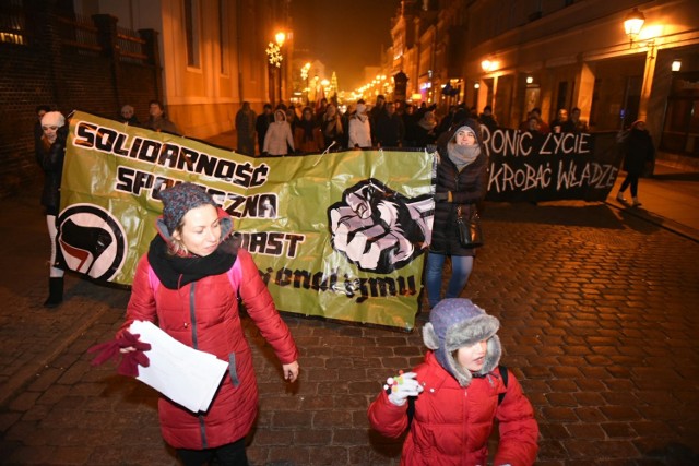 Demonstracja KOD w Toruniu