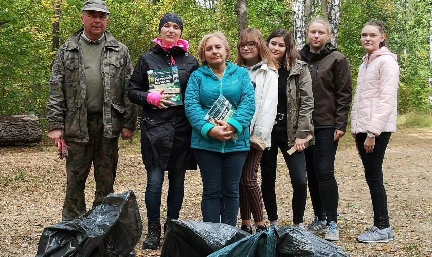 Sprzątanie świata oficjalnie rozpoczęte z Nadleśnictwem Bielsk Podlaski 