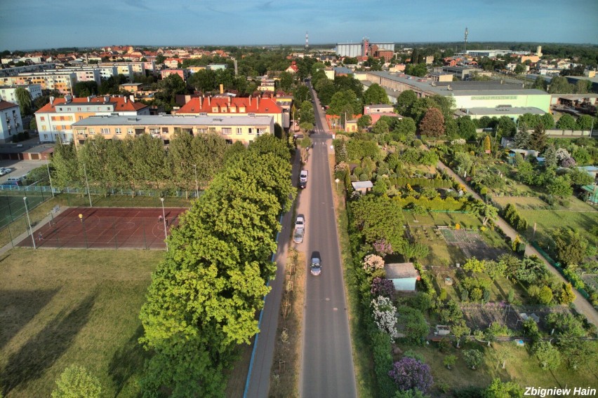 Pleszew. Zielony Pleszew zachwyca wiosną. Miasto z lotu...