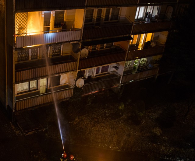 Strażacy gasili pożar na balkonie w Rydułtowach